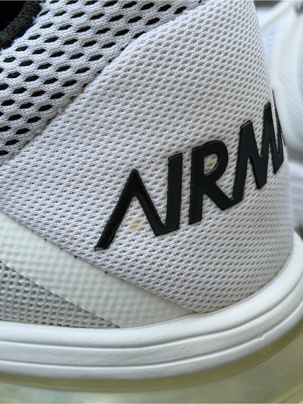 Nike Air Max Excellerate 4 Men’s Size 11 White Black Basketball Shoes, 2015